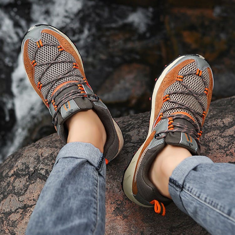 Alloro Hiking Shoes